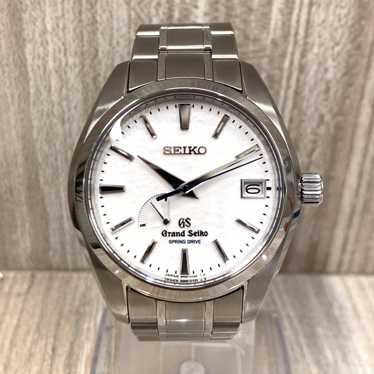 セイコーのSBGA011 雪白ダイヤル スプリングドライブ 時計の買取実績です。