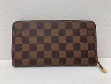 エコスタイル浜松入野店で、ルイヴィトンの19年製のN41661のダミエのジッピーウォレットの長財布を買取しました。状態は使用感が少なく綺麗なお品物です。