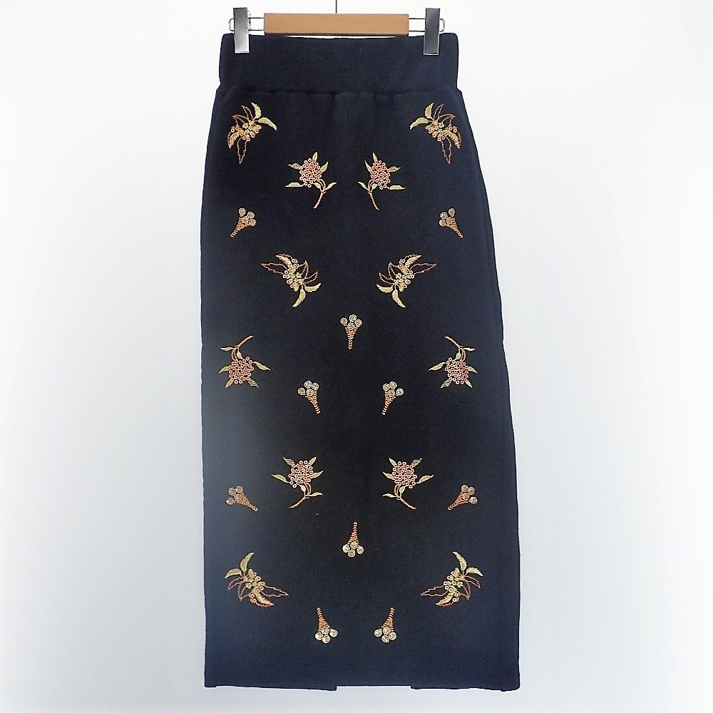 マメの2017年製 Oriental Motif エンブロイダリー スウェットスカートの買取実績です。