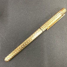 エコスタイル銀座本店で、カルティエの型番がST150056のトリニティのペン先がK18の万年筆を買取ました。状態は綺麗な状態の中古美品です。