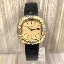 エコスタイル銀座本店で、パテックフィリップの750素材を使用したジュネーブというモデルの手巻き時計を買取ました。状態は若干の使用感がある中古品です。