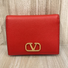 エコスタイル銀座本店で、ヴァレンティノの品番がVW2P0R39SNPのVロゴのシグネチャーレザー折りたたみ財布を買取いたしました。状態は新品です。