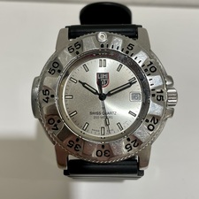 エコスタイル渋谷店で、ルミノックスのネイビーシールスティール3200シリーズ腕時計を買取ました。状態は目立つ傷、汚れ、使用感のある中古品です。