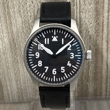 エコスタイル銀座本店で、ストーヴァのFlieger Verus 40 STW-FLI-Verus 黒文字盤の自動巻腕時計を買取いたしました。状態は傷などなく非常に良い状態のお品物です。