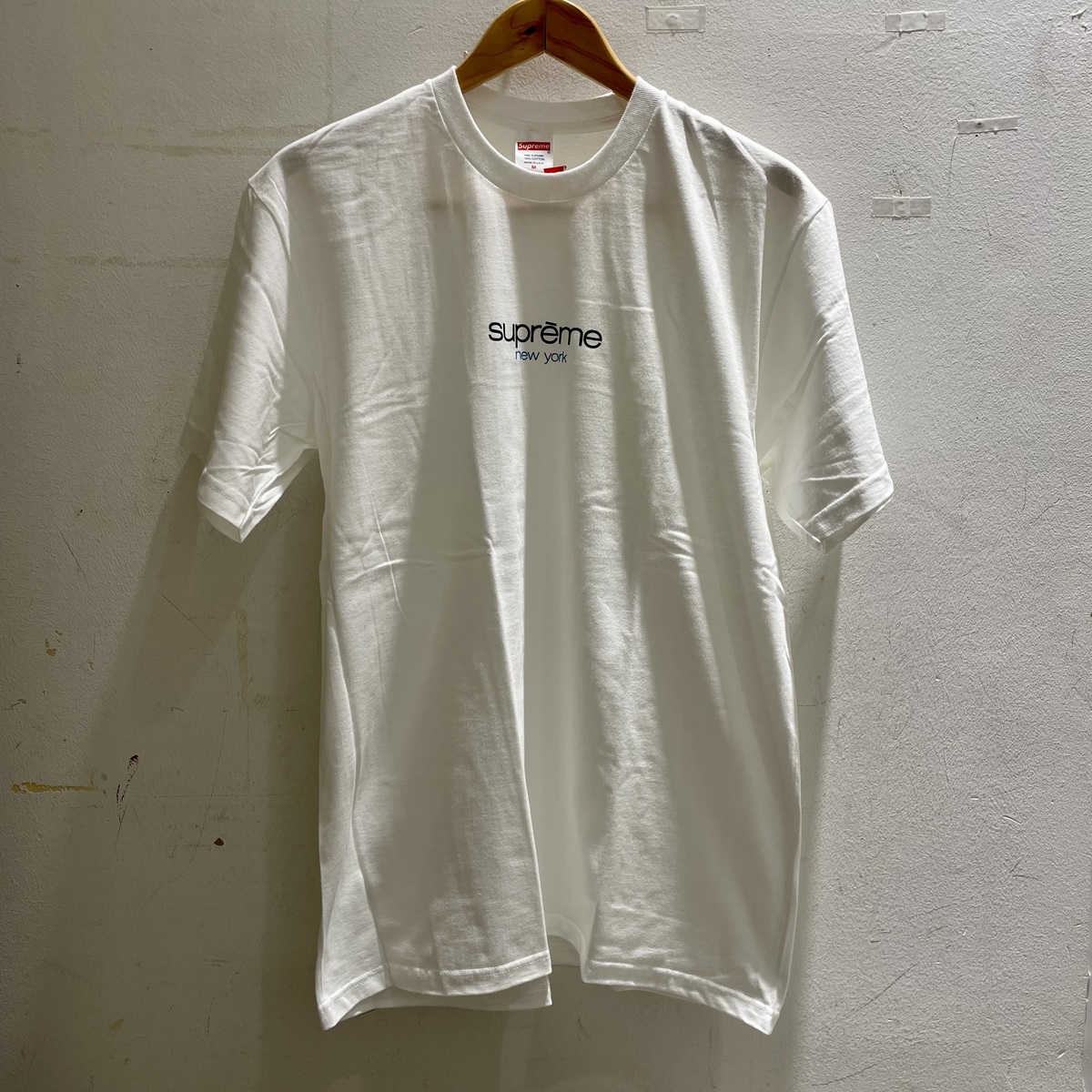 シュプリームのホワイト 2022年春夏物 クラシックロゴ Tシャツの買取実績です。