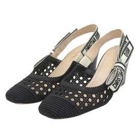 クリスチャンディオールのブラック DIOR＆MOI スリングバック ヒールパンプスの買取実績です。
