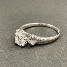 エコスタイル銀座本店で、ミキモトのPt900素材の0.47ctのダイヤモンドリングを買取いたしました。状態は通常使用感がある中古のお品物です。