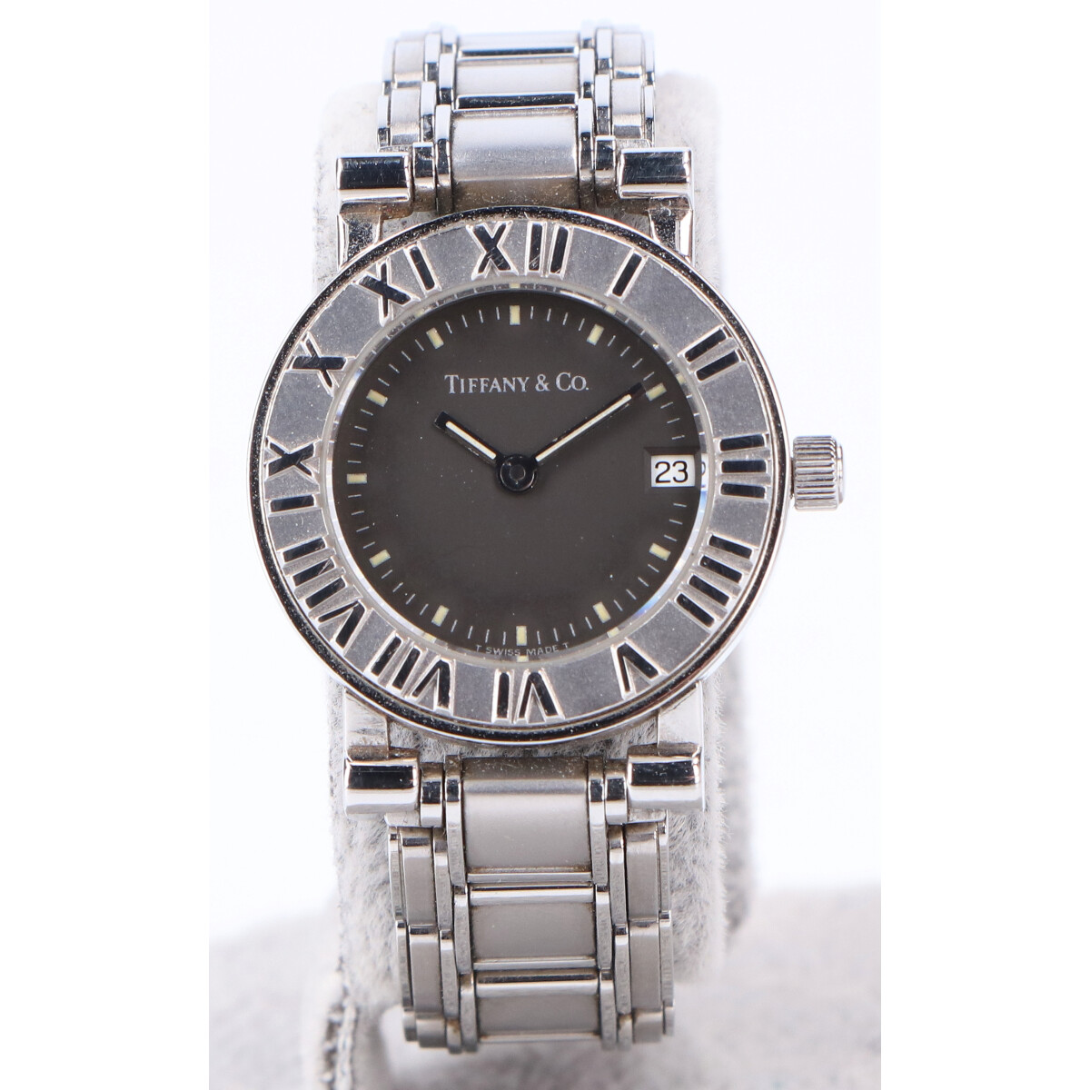ティファニーのステンレススチール 黒文字盤 アトラスデイトクオーツ腕時計の買取実績です。