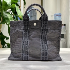 エコスタイル渋谷店で、エルメスのエールラインPMのハンドバッグを買取ました。状態は若干の使用感がある中古品です。